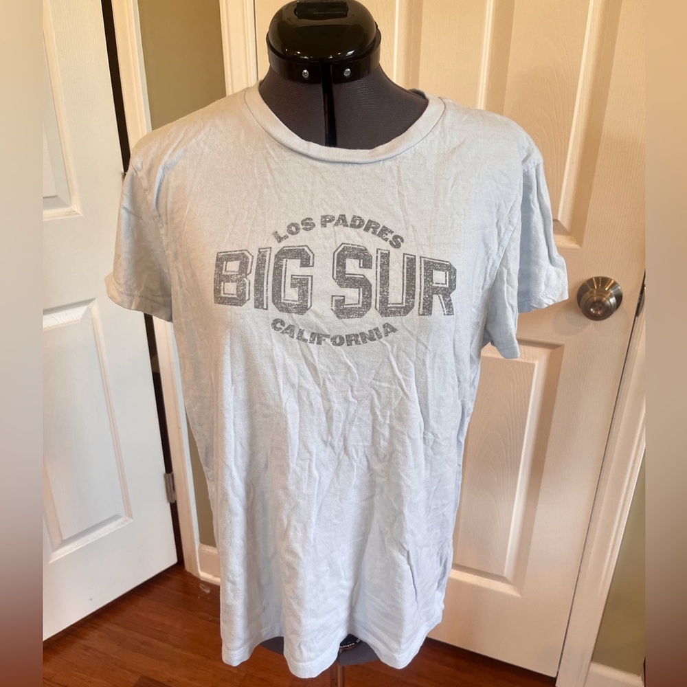 Old navy tee shirt
